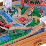 Set trenulet din lemn Big City Train cu masuta de joaca maro